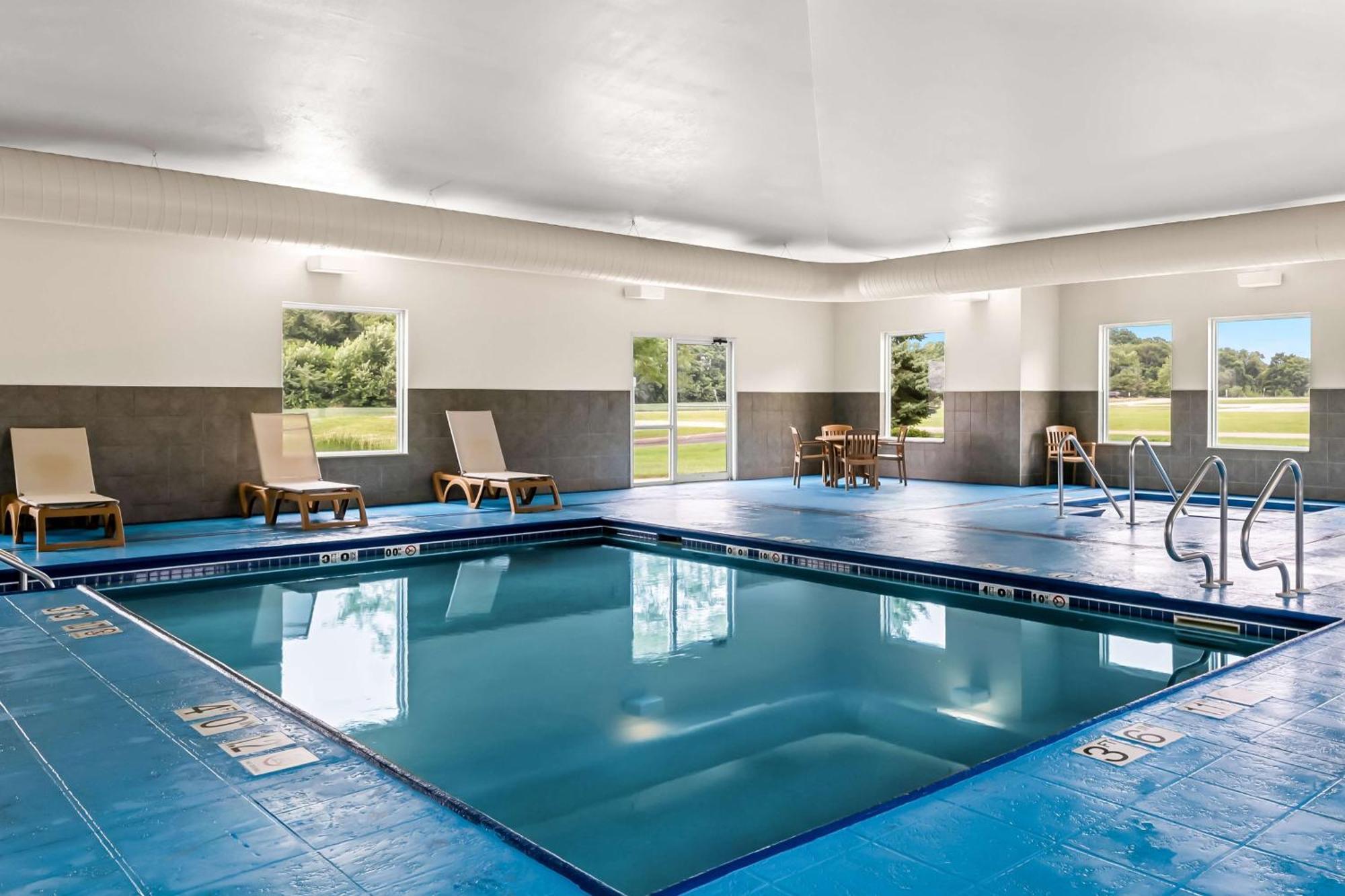 Best Western Legacy Inn & Suites Beloit/South Beloit Exteriör bild